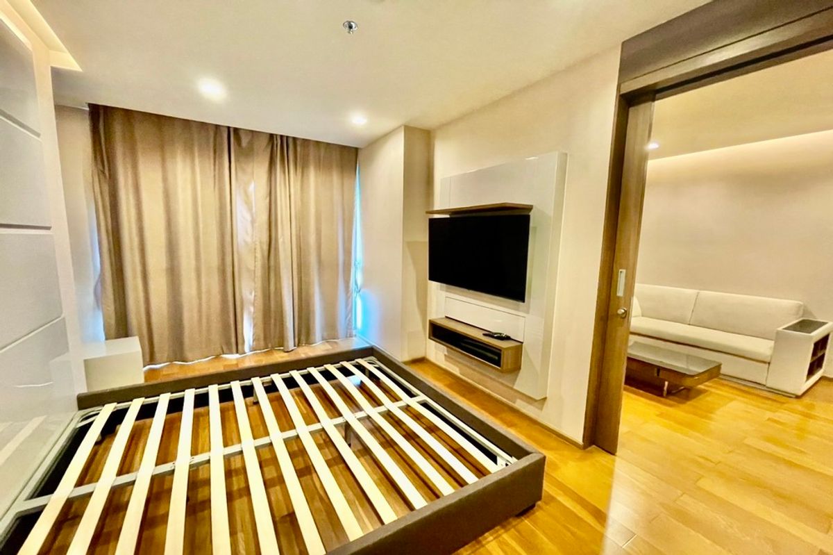 For SaleCondoSathorn, Narathiwat : 🔥 For Sale !! 🔥 Code C20240700061..........The Address Sathorn, 1 bedroom, 1 bathroom, high floor 34++, furnished, Special Deal!!📣📣