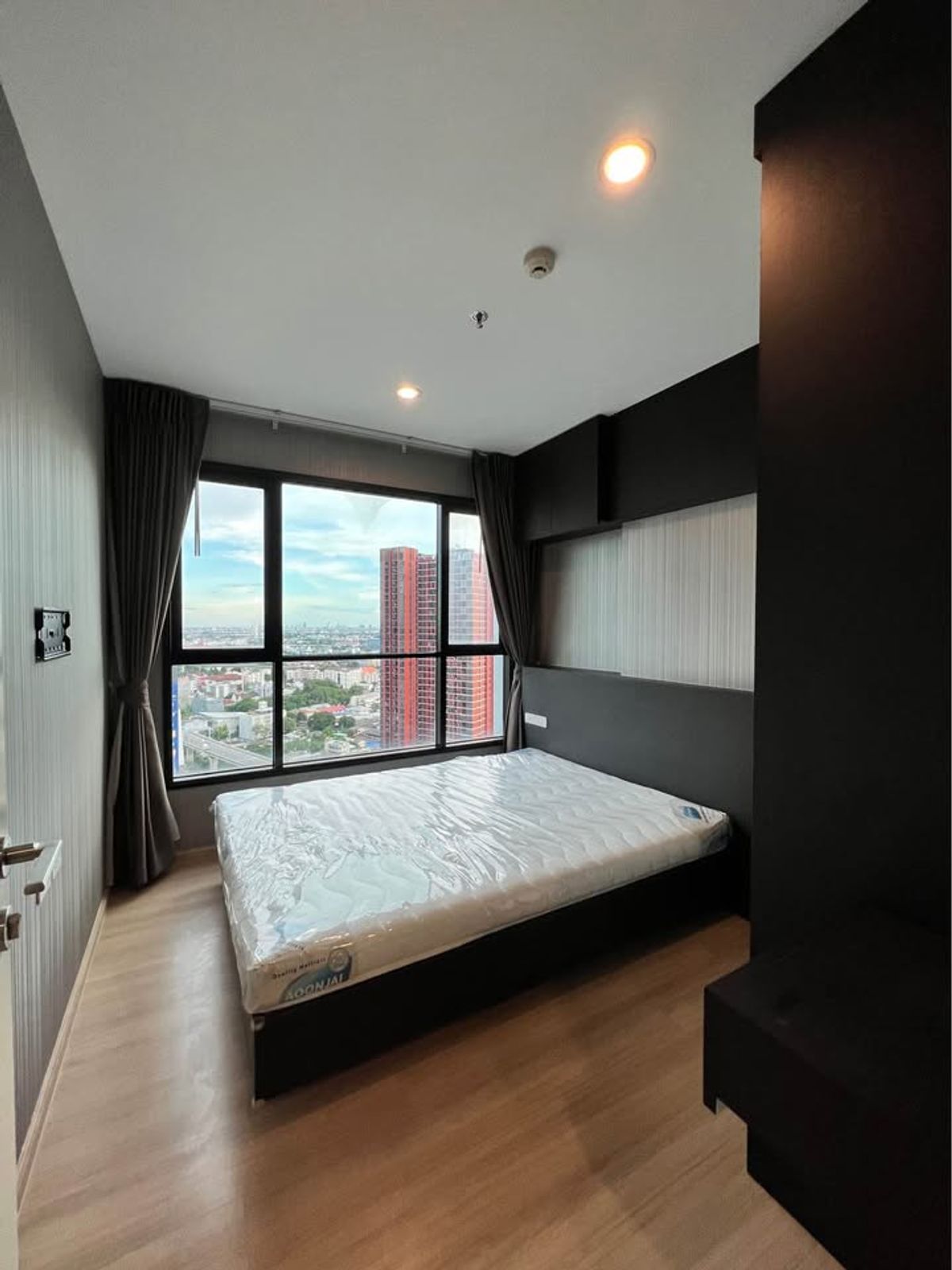 ขายคอนโดพระราม 9 เพชรบุรีตัดใหม่ RCA : ห้องสวยชั้นสูง เฟอร์ฯครบ⭐The Base พระราม9-รามคำแหง