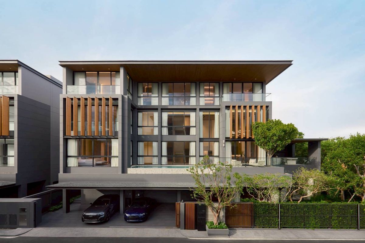 ขายบ้านเลียบทางด่วนรามอินทรา : Cira  Residences : บ้านหรู 3.5 ชั้น 🩸ราคาเริ่มต้น 125 ล้านบาท🩸 บนถนนประดิษฐ์มนูธรรม