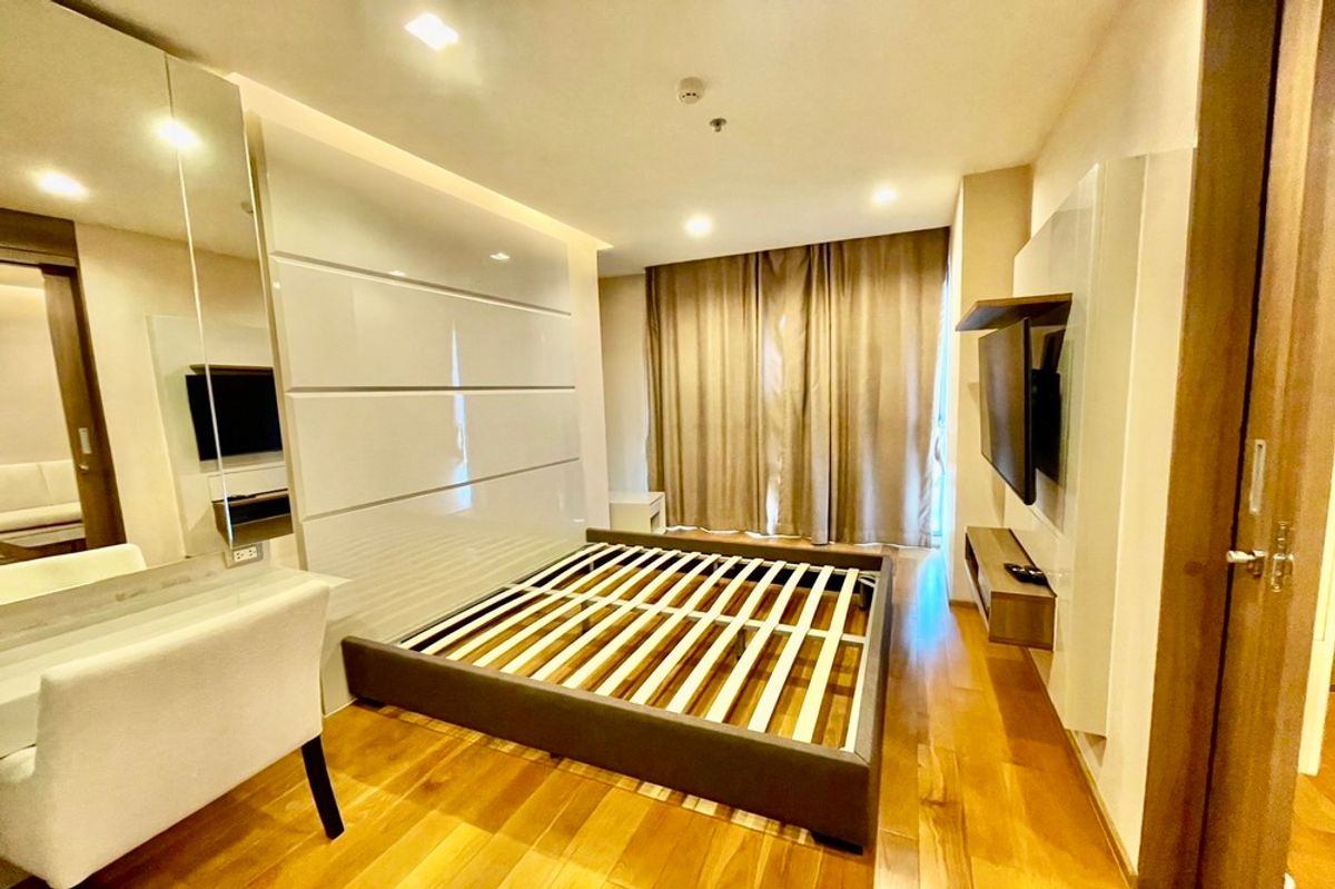 For SaleCondoSathorn, Narathiwat : 🔥 For Sale !! 🔥 Code C20240700061..........The Address Sathorn, 1 bedroom, 1 bathroom, high floor 34++, furnished, Special Deal!!📣📣