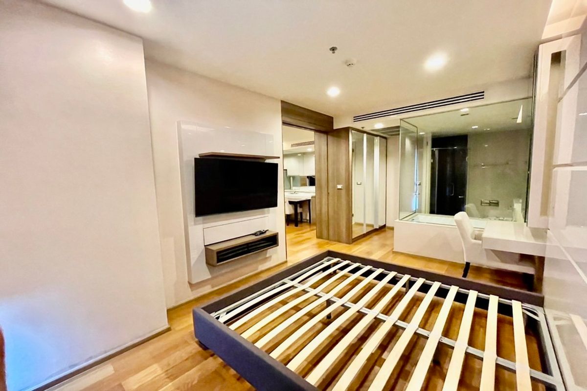 For SaleCondoSathorn, Narathiwat : 🔥 For Sale !! 🔥 Code C20240700061..........The Address Sathorn, 1 bedroom, 1 bathroom, high floor 34++, furnished, Special Deal!!📣📣