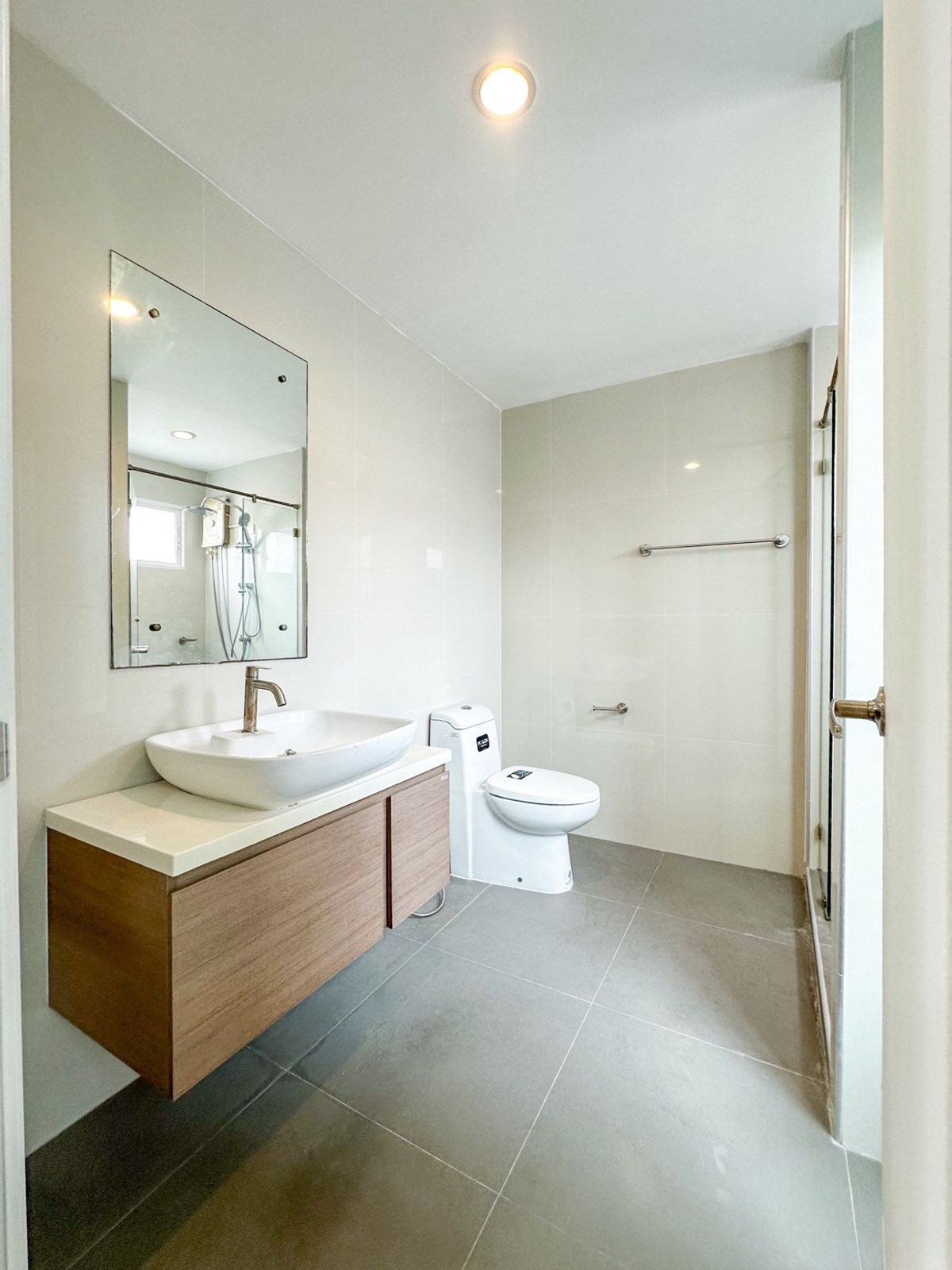 For SaleTownhomePattanakan, Srinakarin : 🏡✨ Patio Phatthanakan 38 Renovate! Beautiful built -in kitchen! There are all air conditioners! ✨🏡