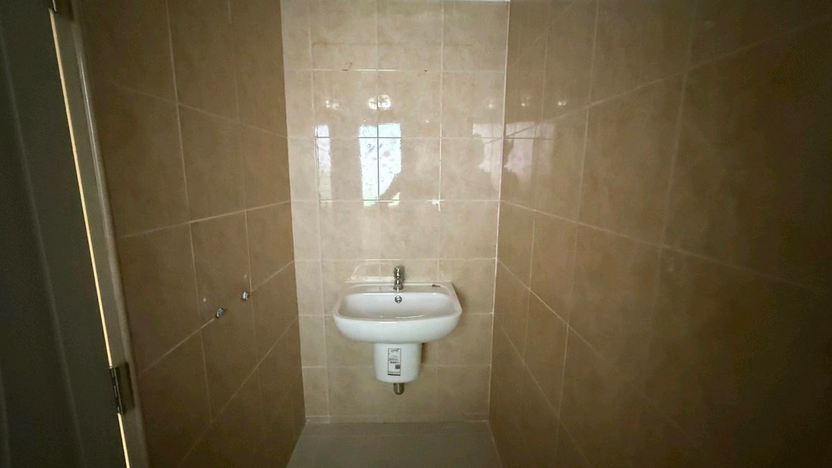 For SaleShop HouseSukhumvit, Asoke, Thonglor : Commercial Building for Sale – Ekkamai4 Floors | Fully Renovated | Land 17.2 sq.wah | THB 17 Million