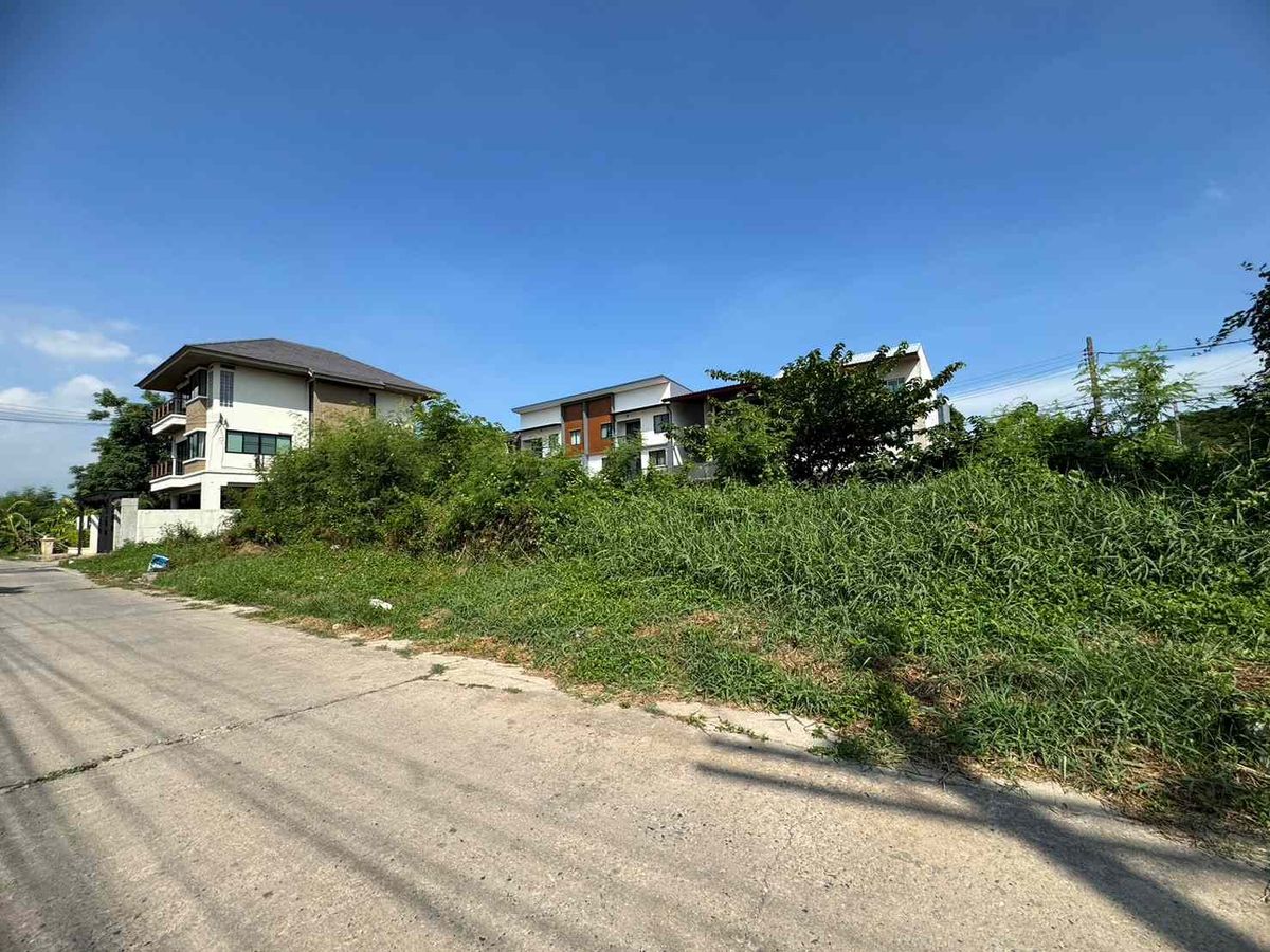 ขายที่ดินพัฒนาการ ศรีนครินทร์ : ขายถูกที่ดิน ซ.พัฒนาการ 69 แยก 2 แปลงมุมติดถนน 3 ด้าน *ราคาต่อรองได้ (N.601)