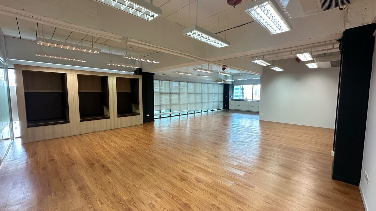 For RentOfficeSukhumvit, Asoke, Thonglor : 🏢 Office Space for Rent, 320 sq.m. in Thonglor