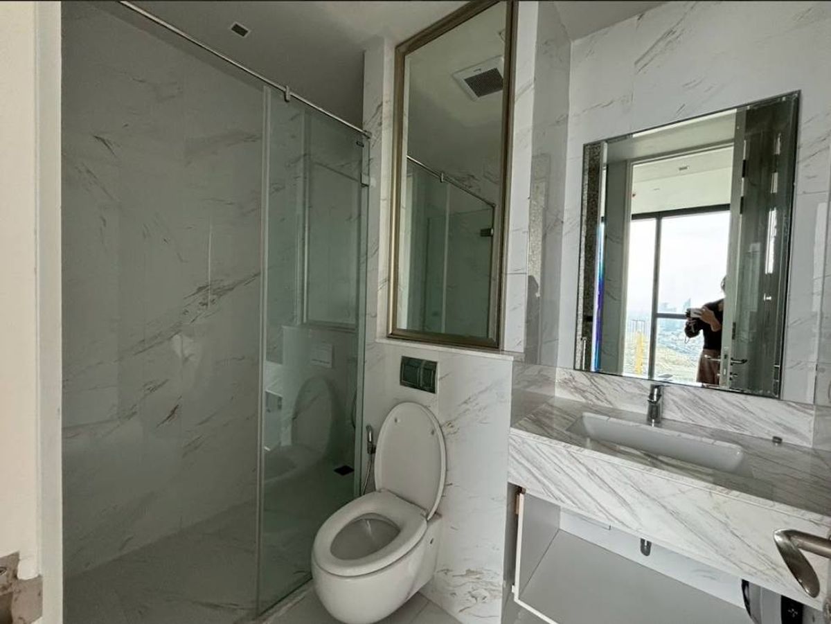 ขายคอนโดพระราม 3 สาธุประดิษฐ์ : ขาย Penthouse  วิวแม่น้ำเจ้าพระยา Panorama 