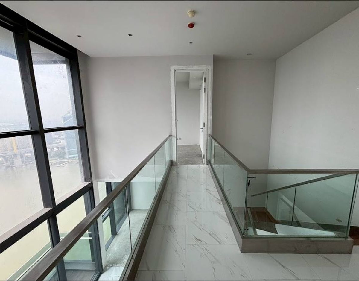 ขายคอนโดพระราม 3 สาธุประดิษฐ์ : ขาย Penthouse  วิวแม่น้ำเจ้าพระยา Panorama 