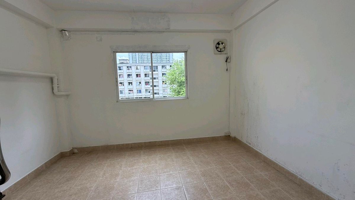 For SaleShop HouseSukhumvit, Asoke, Thonglor : Commercial Building for Sale – Ekkamai4 Floors | Fully Renovated | Land 17.2 sq.wah | THB 17 Million