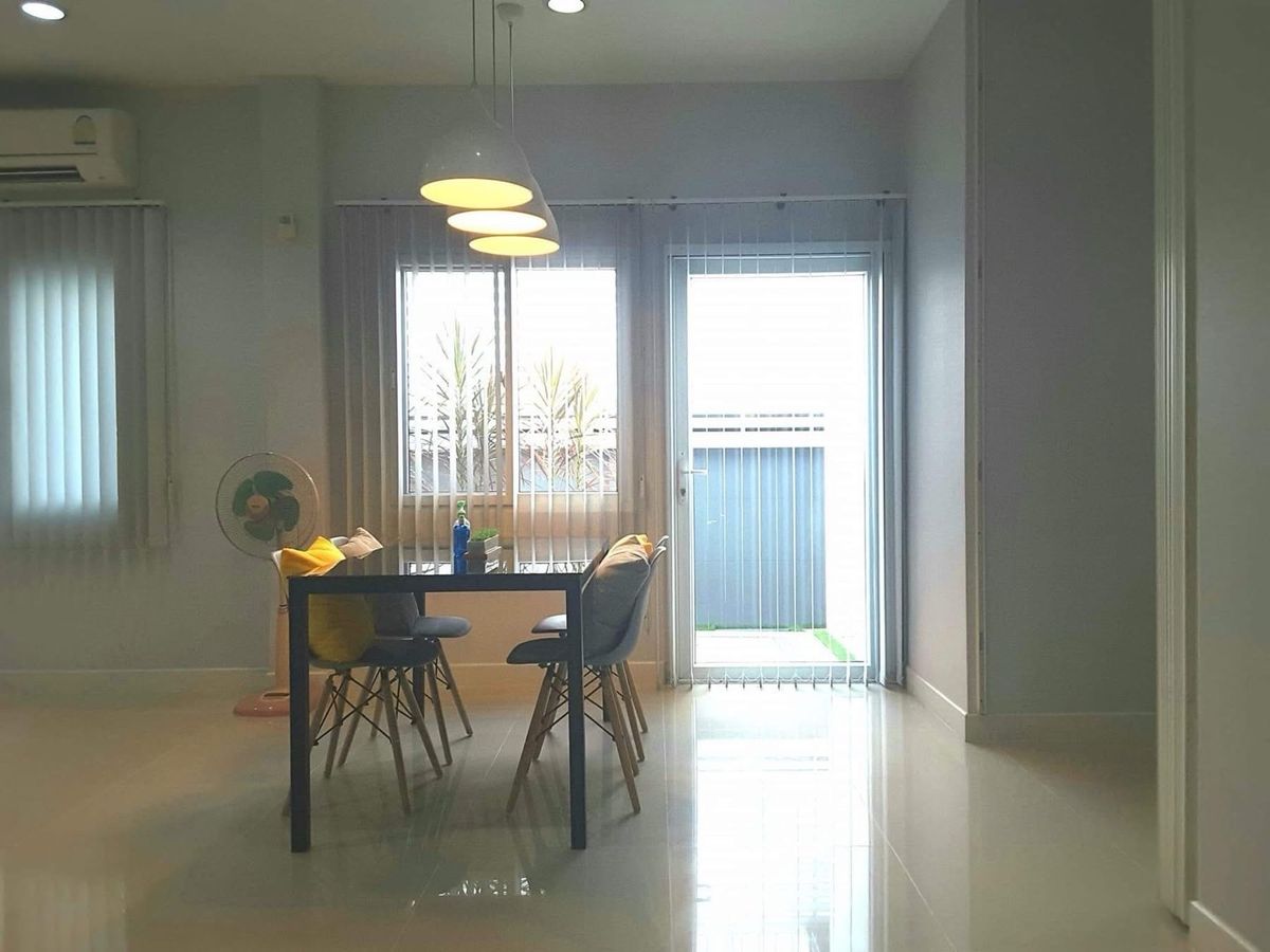 บ้านปทุมธานี รังสิต ธรรมศาสตร์ : 📢👇ขายพร้อมผู้เช่า ถึง มีนาคม 69 บ้านในสนามกอล์ฟธัญญะ ใกล้ทางขึ้น-ลงทางด่วน และถนนลำลูกกา ❌ไม่อนุญาตให้เลี้ยงสัตว์ กรณีเช่า