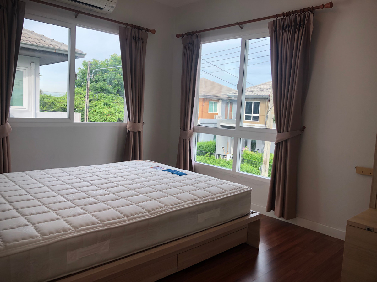 For RentHousePhutthamonthon, Salaya : Rent a detached house, Chaiyapruek Phutthamonthon 5, near the Hit, Kanchana Medical Center, next to Rattanakosin University, Salaya, with 24,000 baht fir.