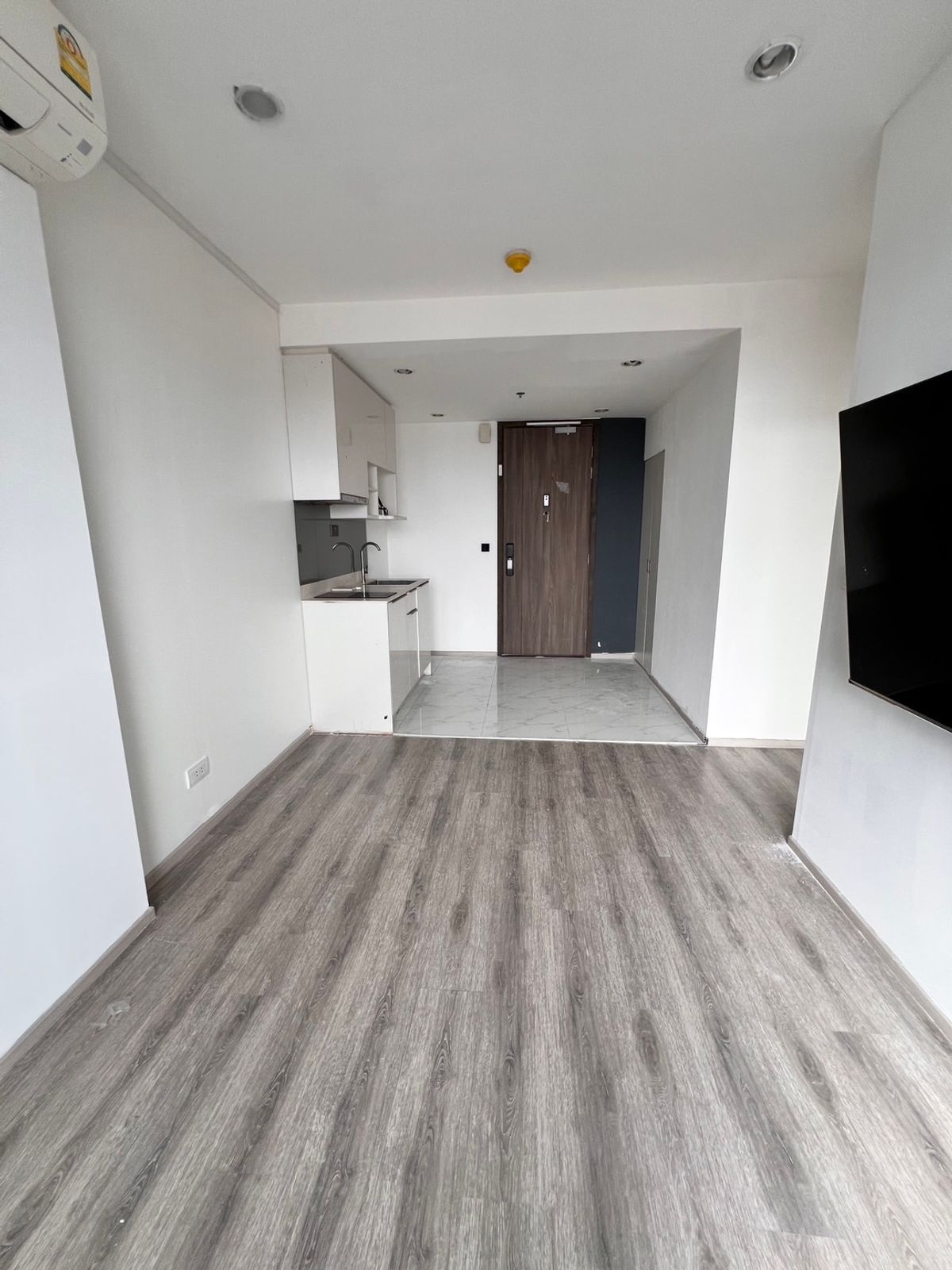 ขายคอนโดอ่อนนุช อุดมสุข : ขายคอนโด IDEO Mobi Sukhumvit 66  ราคา 6,390,000 บาท [NCs250807]