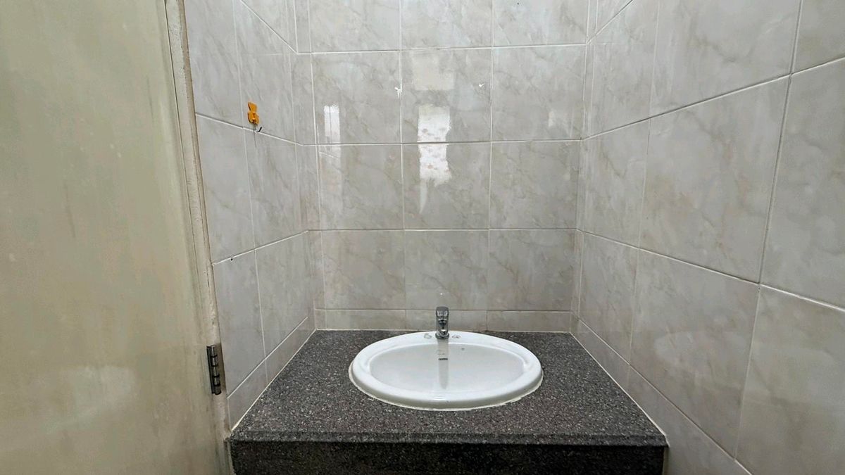 For SaleShop HouseSukhumvit, Asoke, Thonglor : Commercial Building for Sale – Ekkamai4 Floors | Fully Renovated | Land 17.2 sq.wah | THB 17 Million