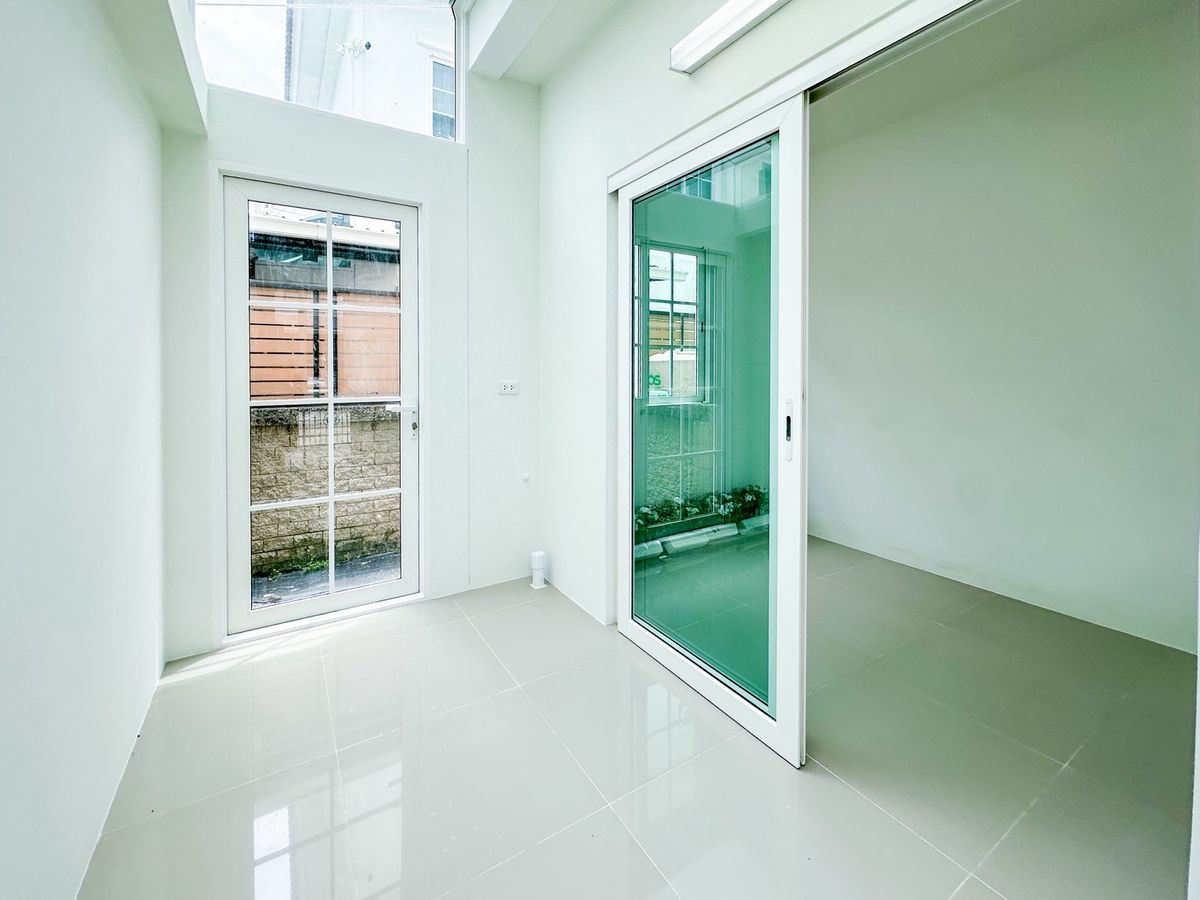 ขายบ้านท่าพระ ตลาดพลู วุฒากาศ : 🏡✨ ราคาดีที่สุด! บ้านแฝด GoldenNeoสาทรกัลปพฤกษ์ - บ้านมือ 1 ไม่เคยเข้าอยู่! ✨🏡