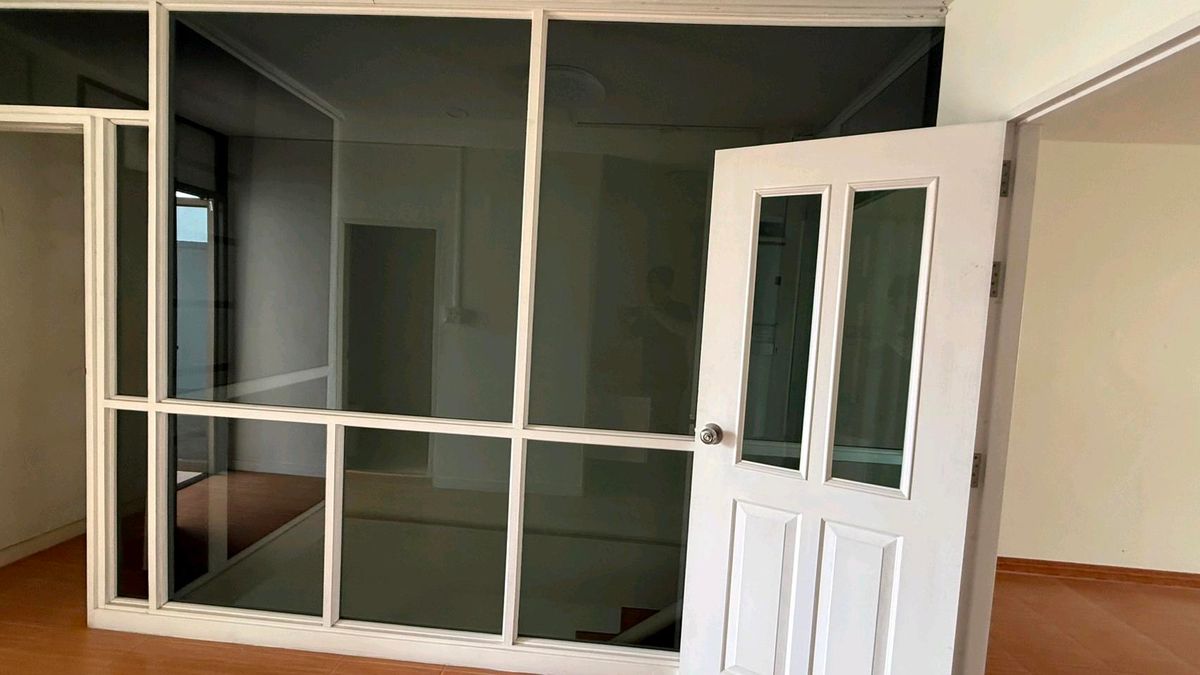 For SaleShop HouseSukhumvit, Asoke, Thonglor : Commercial Building for Sale – Ekkamai4 Floors | Fully Renovated | Land 17.2 sq.wah | THB 17 Million