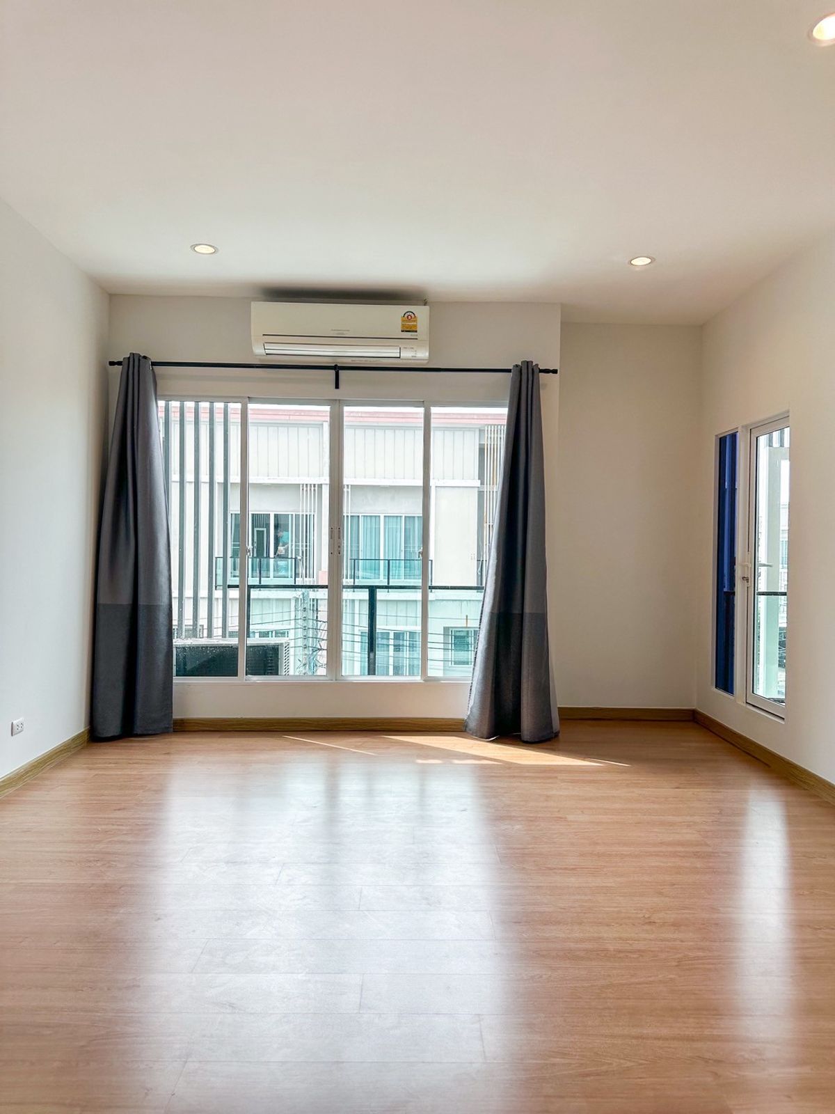 For SaleTownhomePattanakan, Srinakarin : 🏡✨ Patio Phatthanakan 38 Renovate! Beautiful built -in kitchen! There are all air conditioners! ✨🏡