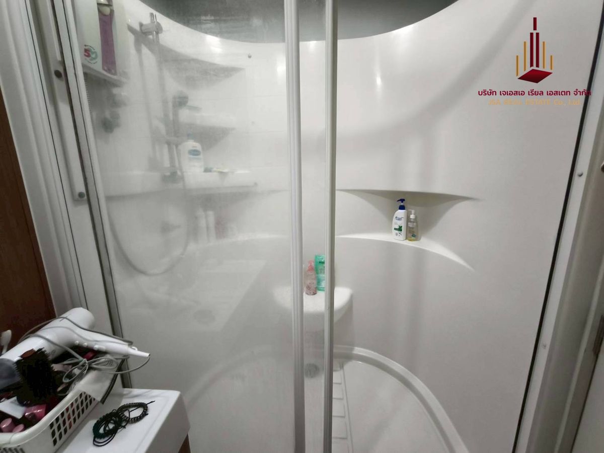 For SaleCondoWongwianyai, Charoennakor : ✨ For Sale: Q House Sathorn Condo ✨ 💰 ONLY 4,200,000 THB