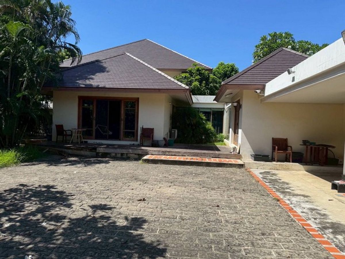 ขายบ้านปทุมธานี รังสิต ธรรมศาสตร์ : รหัสC6880 ขายด่วนบ้านเดี่ยว 2 ชั้น ติดคลองในโครงการเมืองเอก โครงการ6 หลักหก ปทุมธานี