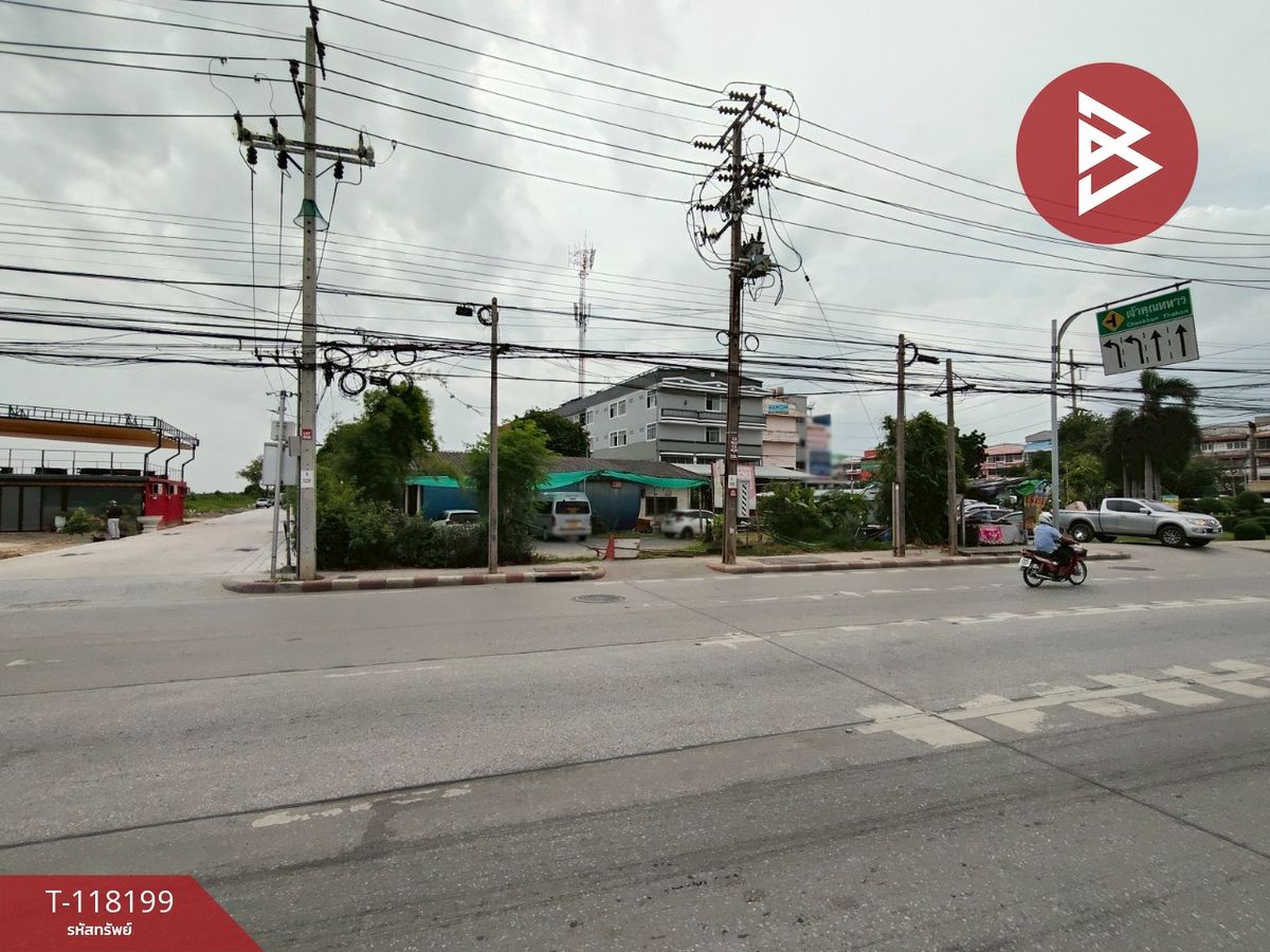 ขายที่ดินลาดกระบัง สุวรรณภูมิ :  ขายที่ดินพร้อมสิ่งปลูกสร้าง เนื้อที่ 200 ตารางวา ซอยฉลองกรุง 17 กรุงเทพมหานคร