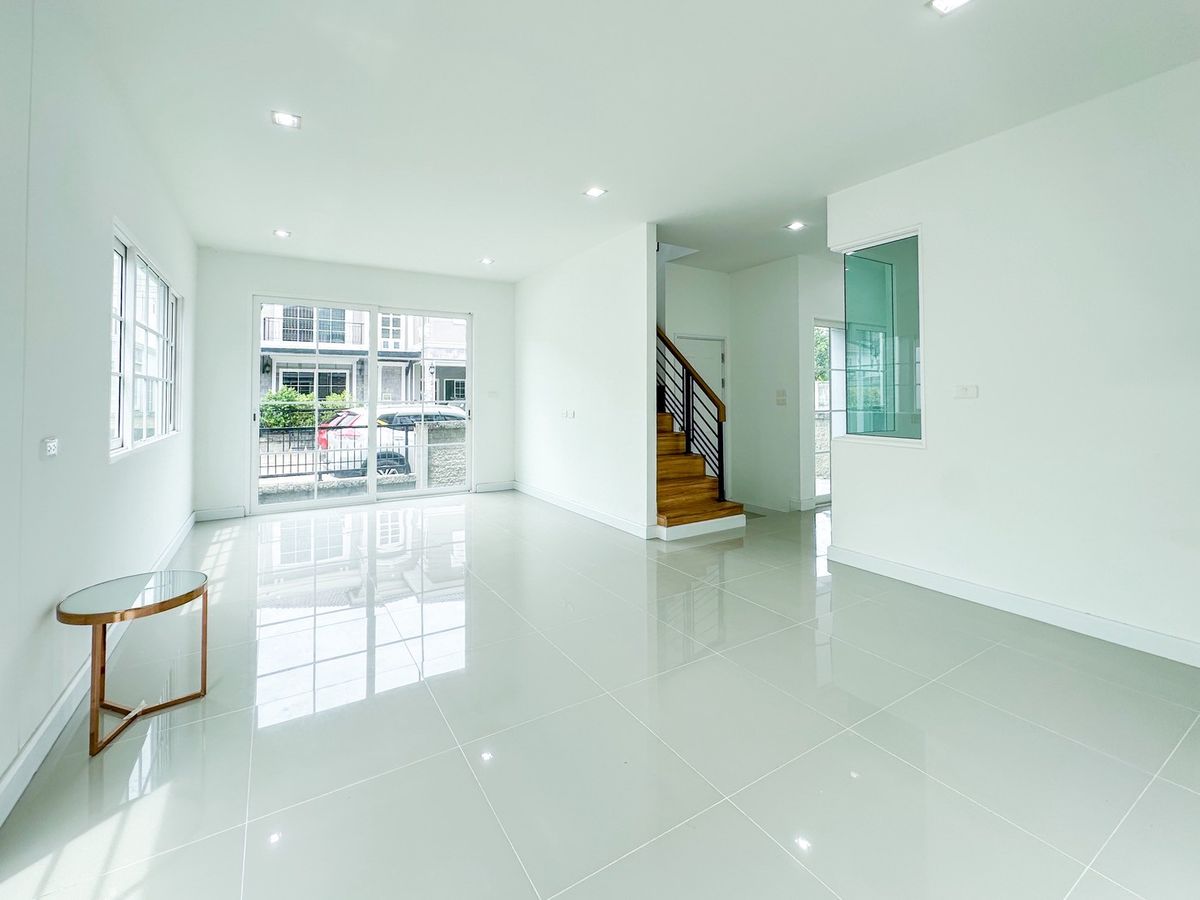 ขายบ้านท่าพระ ตลาดพลู วุฒากาศ : 🏡✨ ราคาดีที่สุด! บ้านแฝด GoldenNeoสาทรกัลปพฤกษ์ - บ้านมือ 1 ไม่เคยเข้าอยู่! ✨🏡