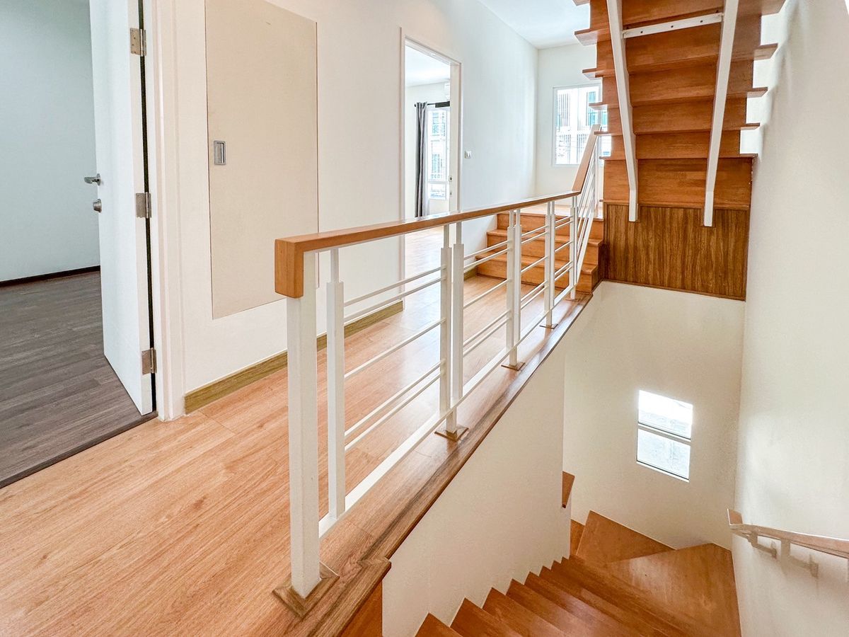 For SaleTownhomePattanakan, Srinakarin : 🏡✨ Patio Phatthanakan 38 Renovate! Beautiful built -in kitchen! There are all air conditioners! ✨🏡