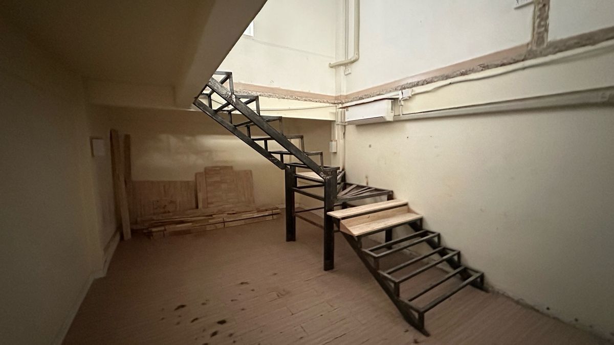 ให้เช่าร้านค้า/ตลาดนัดสุขุมวิท อโศก ทองหล่อ : 🏢 ให้เช่าพื้นที่ 2 ชั้น ทำเลเอกมัย พื้นที่ใช้สอยรวม: 216 ตร.ม.เหมาะสำหรับทำ ร้านเสริมสวย | ร้านอาหาร | คลินิก | สปา