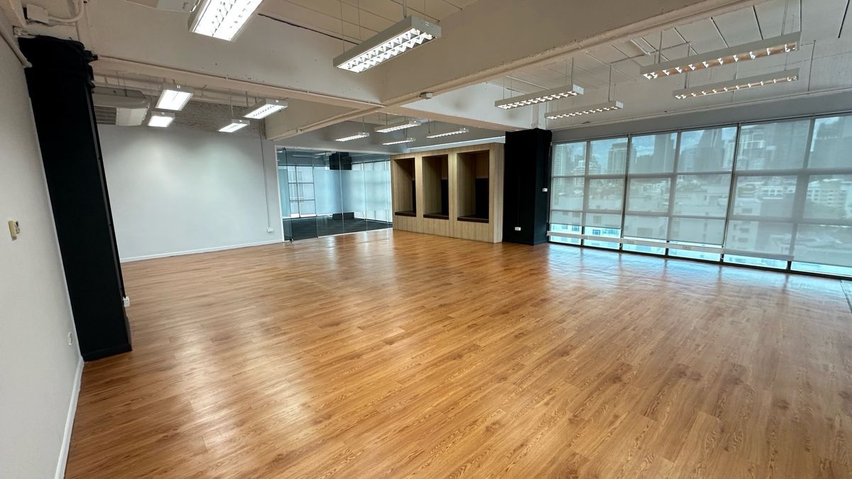 For RentOfficeSukhumvit, Asoke, Thonglor : 🏢 Office Space for Rent, 320 sq.m. in Thonglor