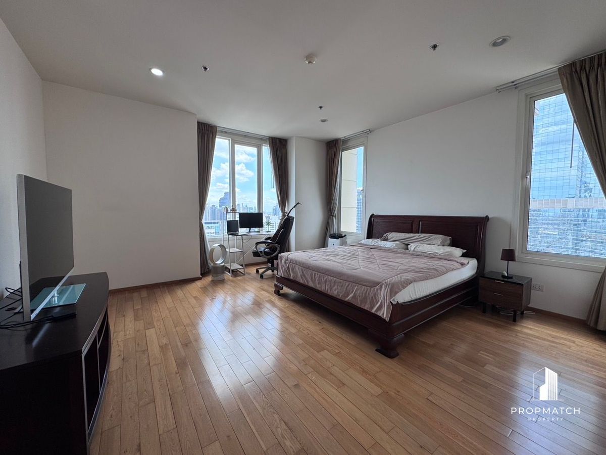 ขายคอนโดสาทร นราธิวาส : Spacious High Floor Unit | The Empire Place Sathorn 2BR | 15.99 MB Tel.0984628898