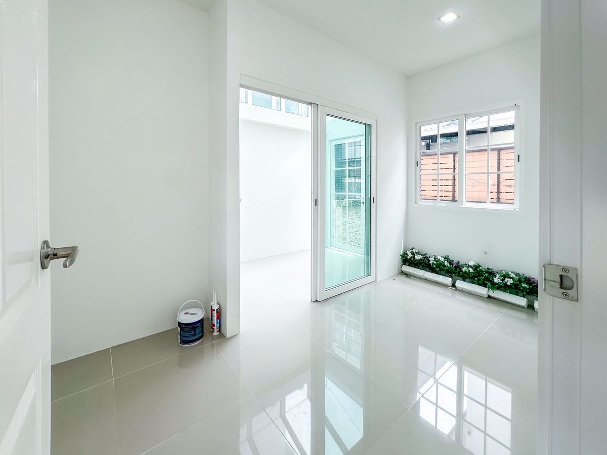 ขายบ้านท่าพระ ตลาดพลู วุฒากาศ : 🏡✨ ราคาดีที่สุด! บ้านแฝด GoldenNeoสาทรกัลปพฤกษ์ - บ้านมือ 1 ไม่เคยเข้าอยู่! ✨🏡