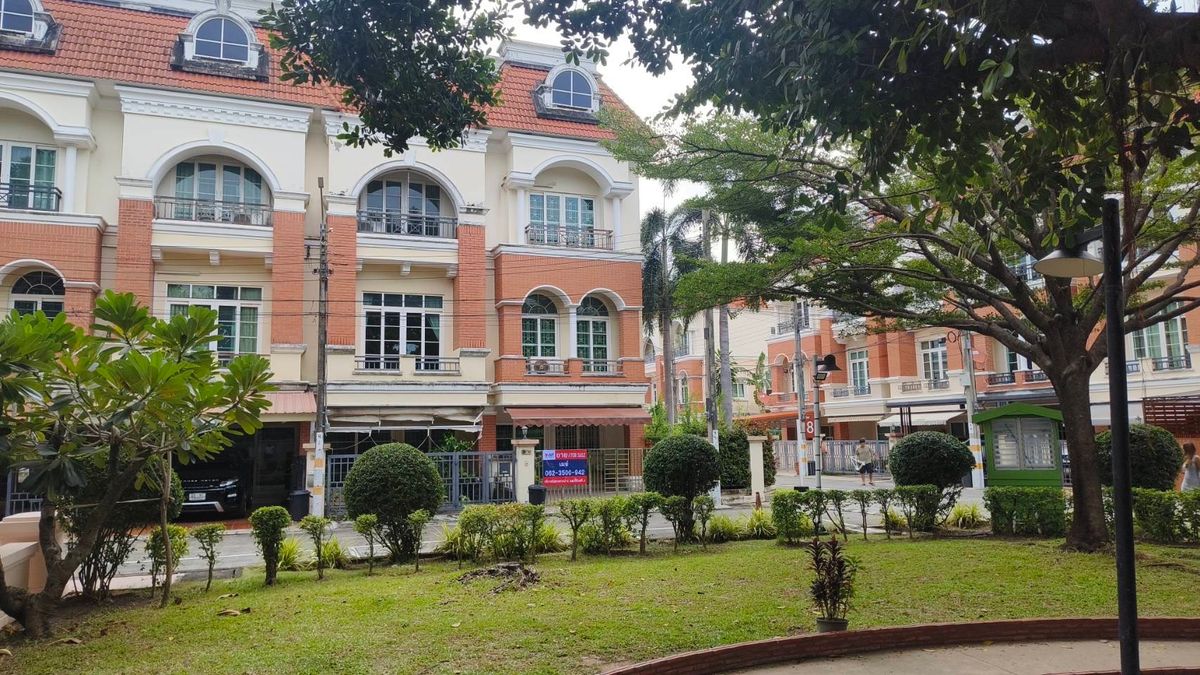 ขายทาวน์โฮมเกษตร นวมินทร์ ลาดปลาเค้า : ทาวน์โฮม3ชั้น คาซ่าซิตี้นวลจันทร์1 หลังมุม ทำเลดีสุดในโครงการ วิวสวน บรรยากาศสงบร่มรื่น ใกล้ทางด่วน