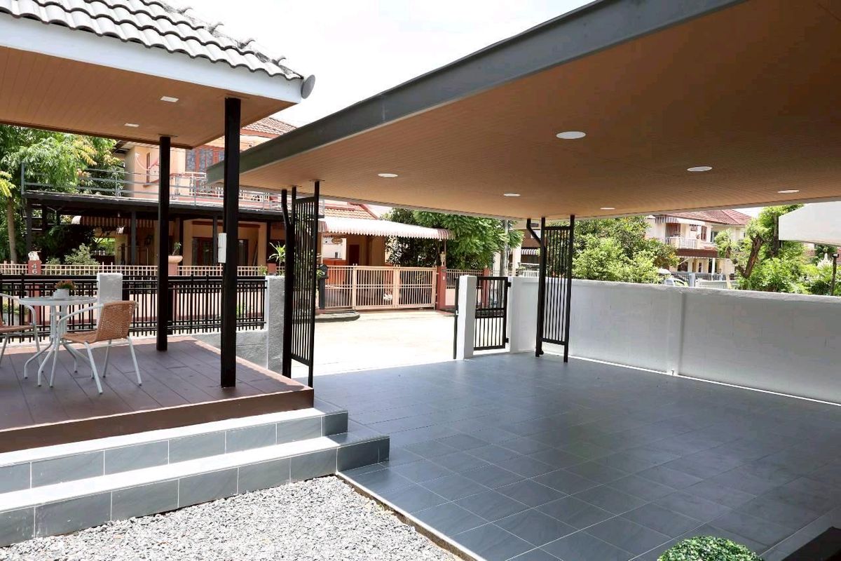 For SaleHouseNawamin, Ramindra : 2 storey detached house, Neblo home village behind the Sukhaphiban 5 corner near the Chatu Choti Expressway Sarasas Wittayai School, Nawamin Benjamarachalai School, Big C Sai Mai Makro Lotus Renovate is ready. Modern style