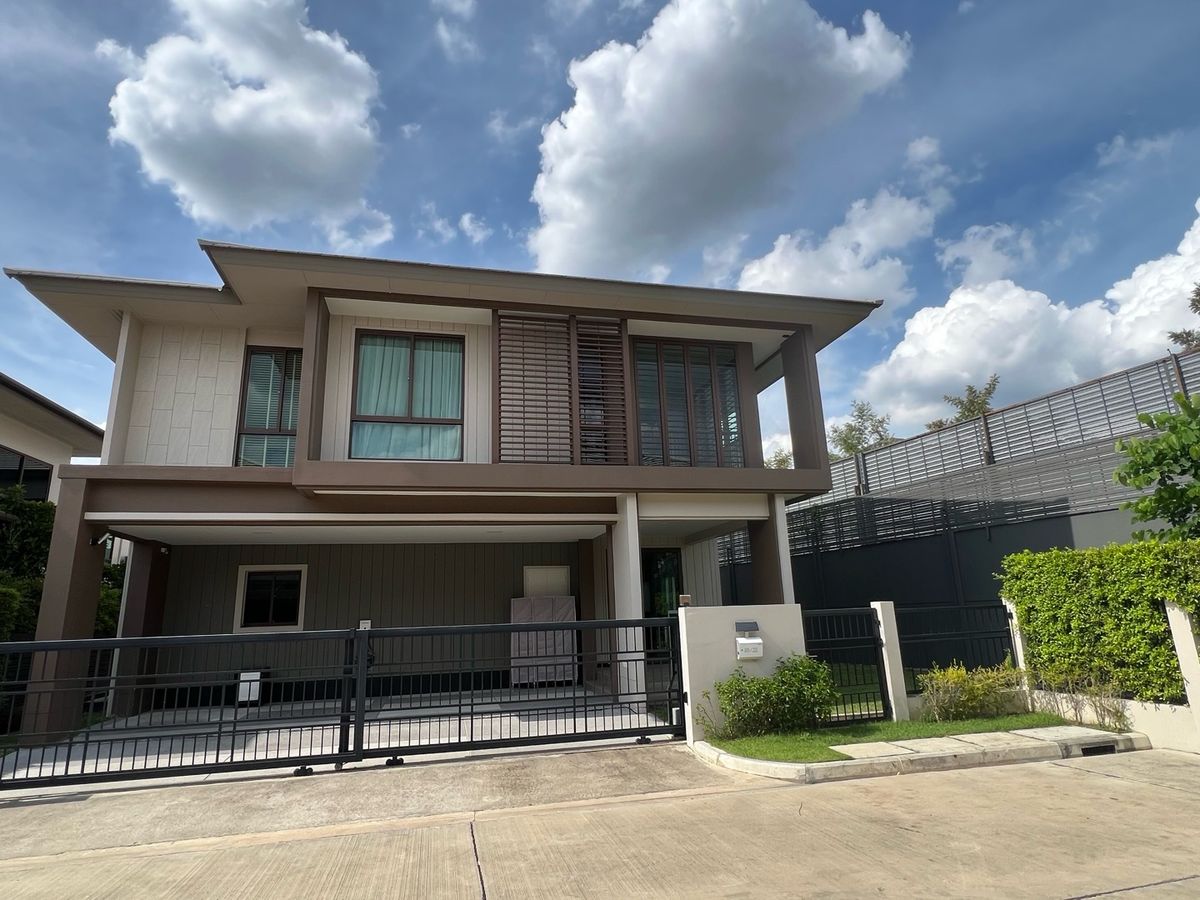 บ้านพัฒนาการ ศรีนครินทร์ : ขาย/ปล่อยเช่า บ้านเดี่ยว 4 ห้องนอน โครงการบุราสิริ กรุงเทพกรีฑา