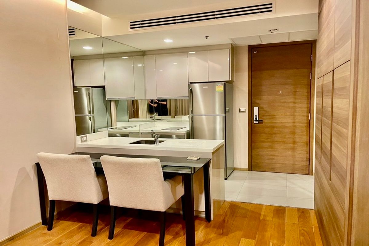 For SaleCondoSathorn, Narathiwat : 🔥 For Sale !! 🔥 Code C20240700061..........The Address Sathorn, 1 bedroom, 1 bathroom, high floor 34++, furnished, Special Deal!!📣📣