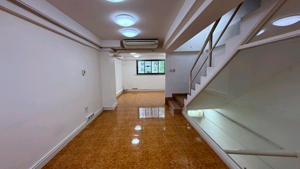 For SaleShop HouseSukhumvit, Asoke, Thonglor : Commercial Building for Sale – Ekkamai4 Floors | Fully Renovated | Land 17.2 sq.wah | THB 17 Million