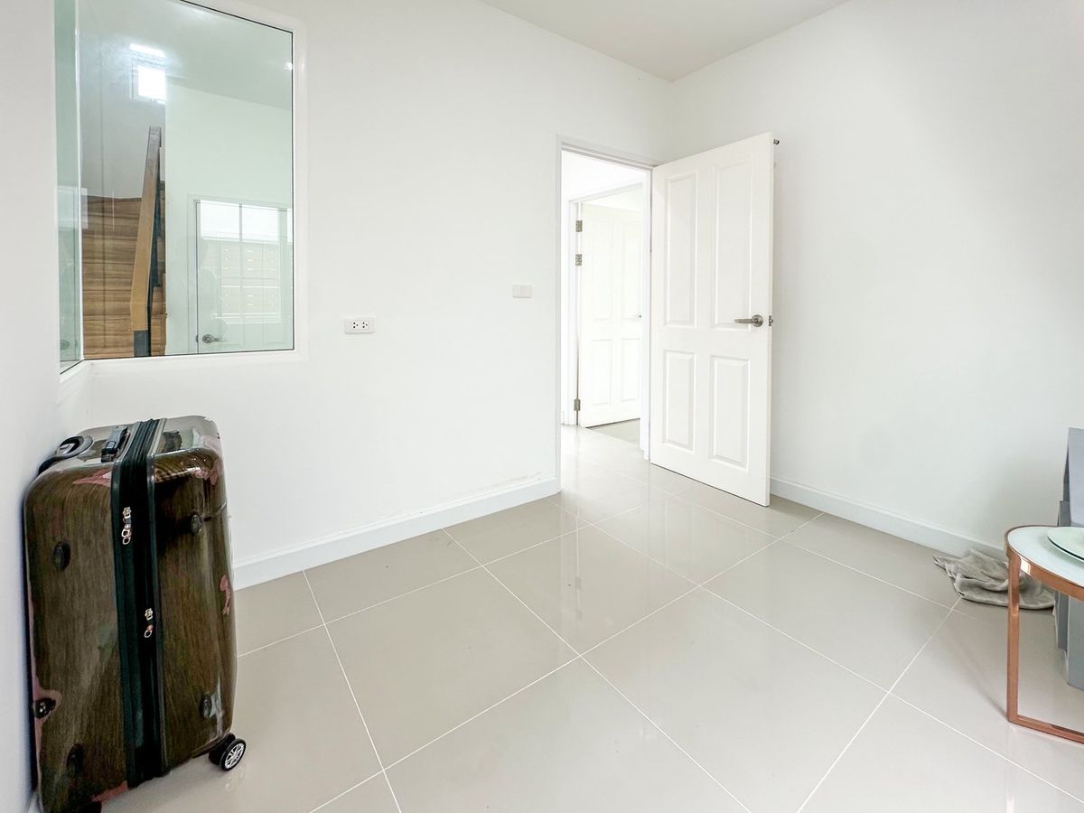 ขายบ้านท่าพระ ตลาดพลู วุฒากาศ : 🏡✨ ราคาดีที่สุด! บ้านแฝด GoldenNeoสาทรกัลปพฤกษ์ - บ้านมือ 1 ไม่เคยเข้าอยู่! ✨🏡