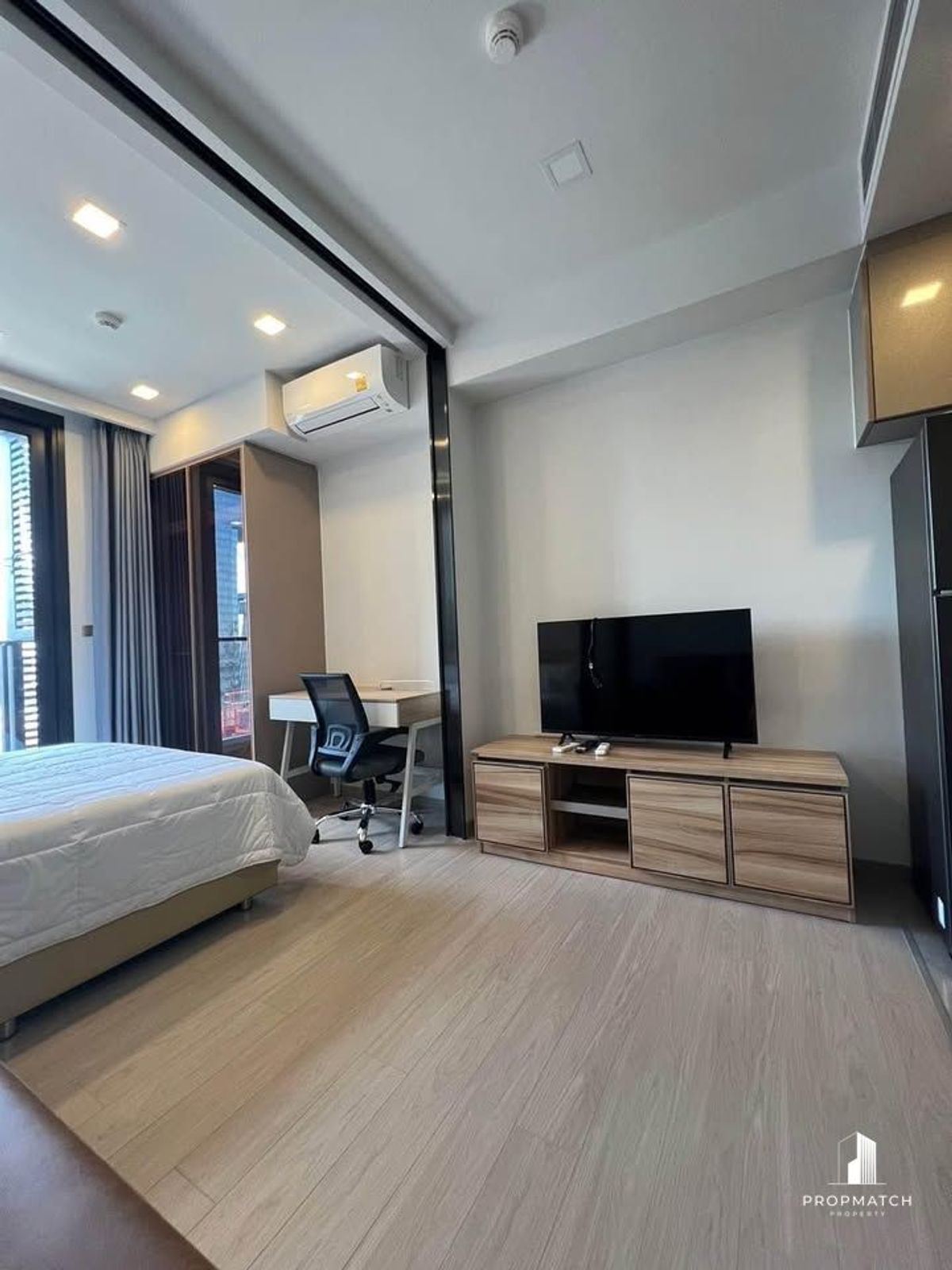 ให้เช่าคอนโดพระราม 9 เพชรบุรีตัดใหม่ RCA : ✨Flash Deal ✨One9Five Asoke - Rama 9( 1Bed 1Bath 25SQM.) แต่งครบพร้อมอยู่ !! เพียง  19,000บาทต่อเดือน Tel.0981315848 @propmatch