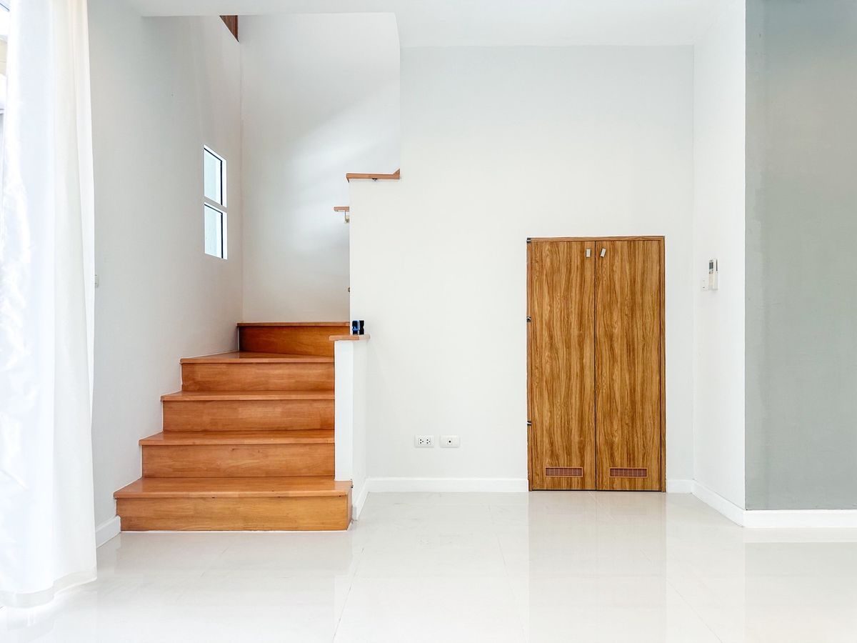 For SaleTownhomePattanakan, Srinakarin : 🏡✨ Patio Phatthanakan 38 Renovate! Beautiful built -in kitchen! There are all air conditioners! ✨🏡