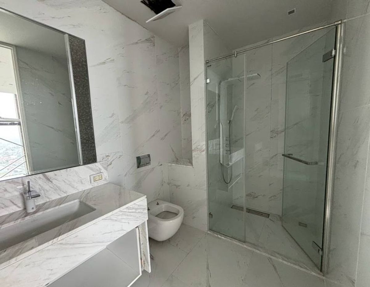 ขายคอนโดพระราม 3 สาธุประดิษฐ์ : ขาย Penthouse  วิวแม่น้ำเจ้าพระยา Panorama 