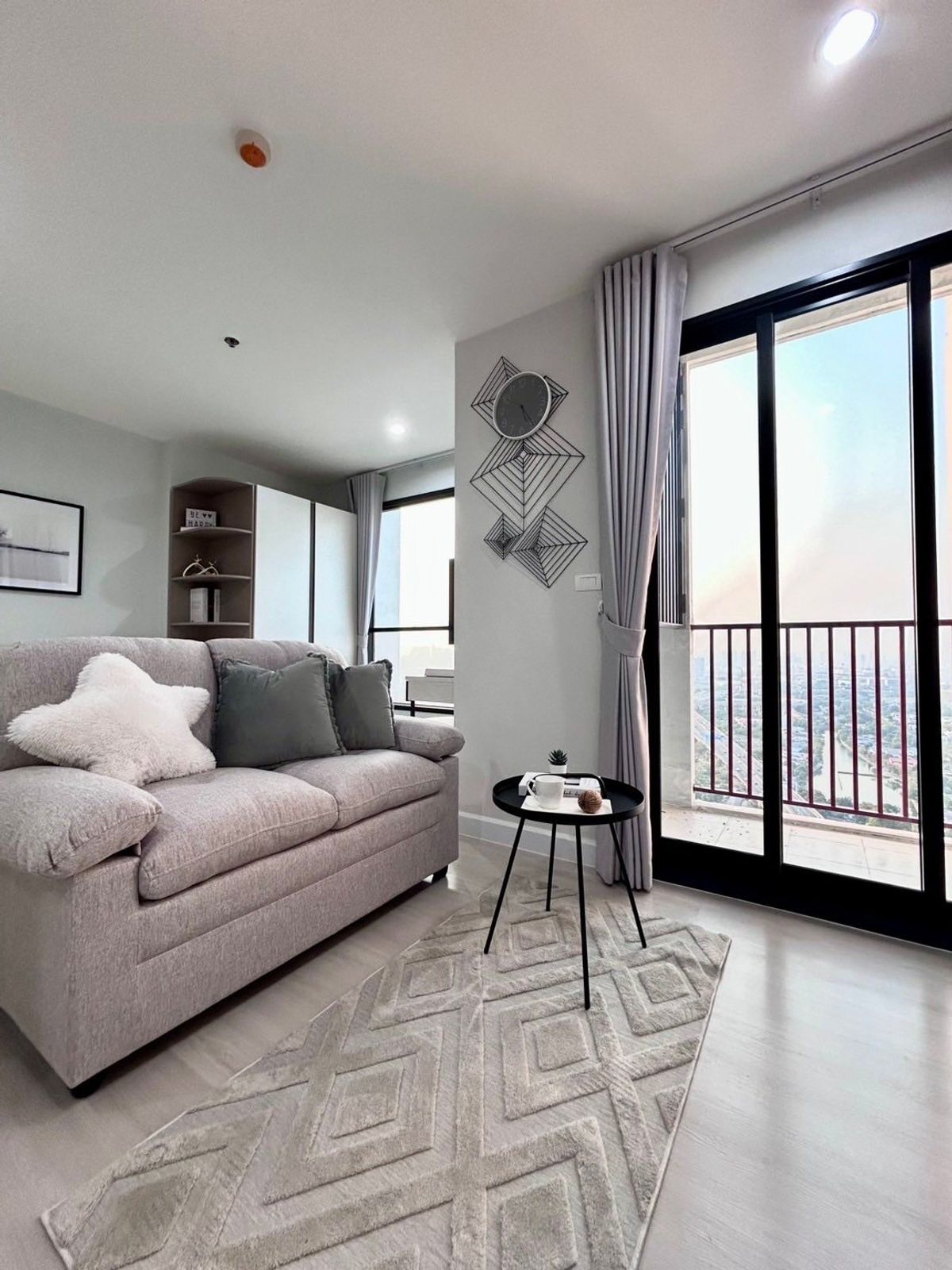 ขายคอนโดพระราม 9 เพชรบุรีตัดใหม่ RCA : ห้องแต่งสวยครบตรงปก ชั้นสูงราคาดี!!⭐The Base พระราม9-รามคำแหง