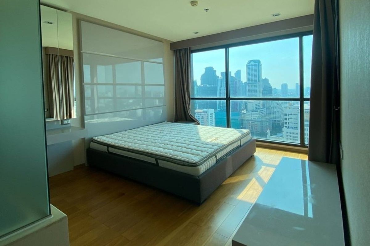 For SaleCondoSathorn, Narathiwat : 🔥 Sale with tenant !!🔥 Code C20221201412..........The Address Sathorn, 2 bedroom, 2 bathroom, high floor 30++, furnished, Special Deal!!📣📣