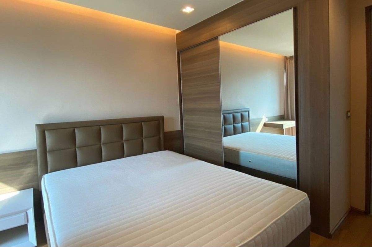 For SaleCondoSathorn, Narathiwat : 🔥 Sale with tenant !!🔥 Code C20221201412..........The Address Sathorn, 2 bedroom, 2 bathroom, high floor 30++, furnished, Special Deal!!📣📣