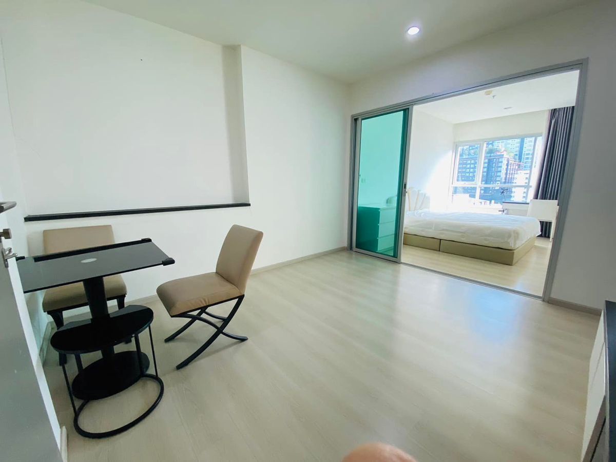 ขายคอนโดรัชดา ห้วยขวาง : Life Ratchadapisek  หน้าห้องไม่ตรงกับใคร ใกล้สวนกลาง 