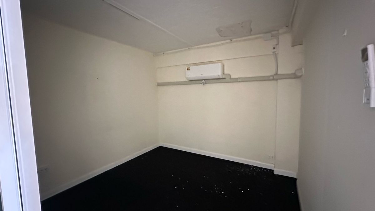 ให้เช่าร้านค้า/ตลาดนัดสุขุมวิท อโศก ทองหล่อ : 🏢 ให้เช่าพื้นที่ 2 ชั้น ทำเลเอกมัย พื้นที่ใช้สอยรวม: 216 ตร.ม.เหมาะสำหรับทำ ร้านเสริมสวย | ร้านอาหาร | คลินิก | สปา