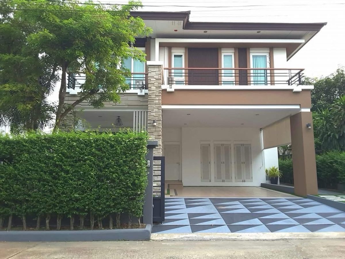 บ้านปทุมธานี รังสิต ธรรมศาสตร์ : 📢👇 บ้านในสนามกอล์ฟธัญญะ ใกล้ทางขึ้น-ลงทางด่วน และถนนลำลูกกา ❌ไม่อนุญาตให้เลี้ยงสัตว์