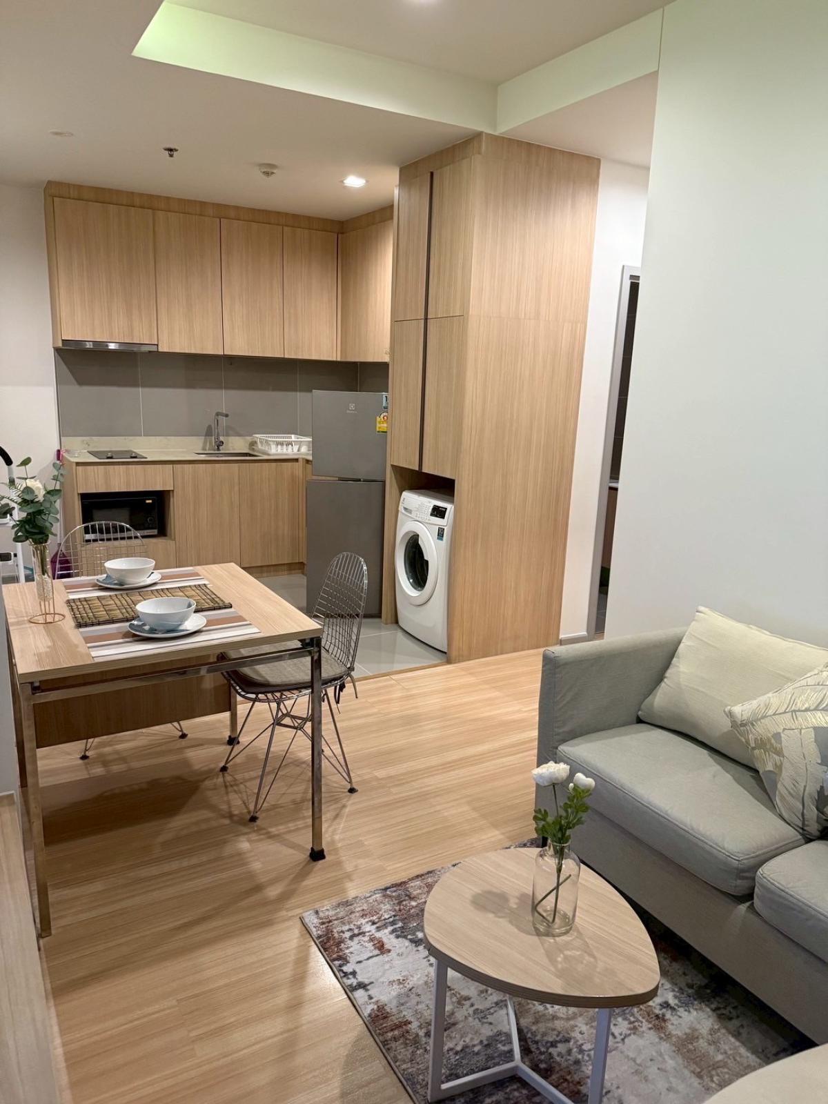 ให้เช่าคอนโดสะพานควาย จตุจักร : 03/04/2026, เช่าคอนโด 2 ห้องนอน M Jatujak ใกล้ BTS/MRT 
พร้อมสิ่งอำนวยความสะดวกครบ เต็มที่ทุกไลฟ์สไตล์! 0642748883