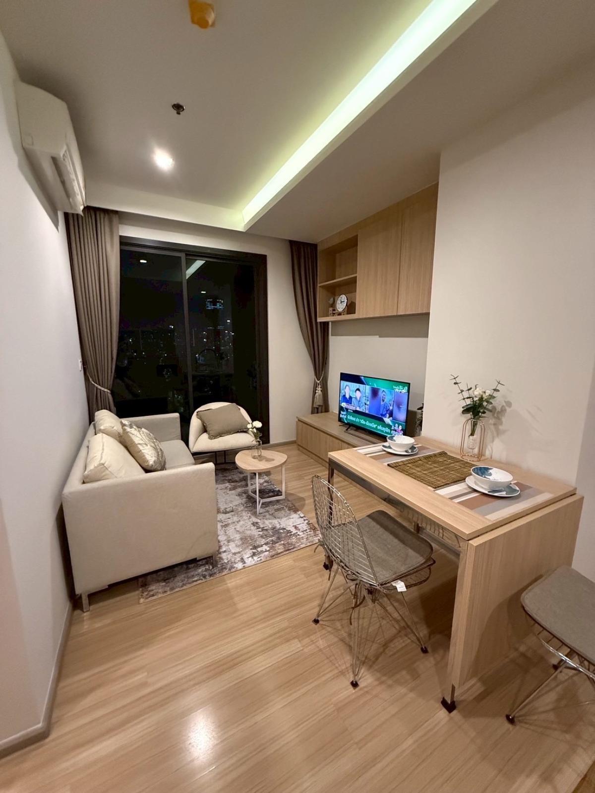 ให้เช่าคอนโดสะพานควาย จตุจักร : 03/04/2026, เช่าคอนโด 2 ห้องนอน M Jatujak ใกล้ BTS/MRT 
พร้อมสิ่งอำนวยความสะดวกครบ เต็มที่ทุกไลฟ์สไตล์! 0642748883