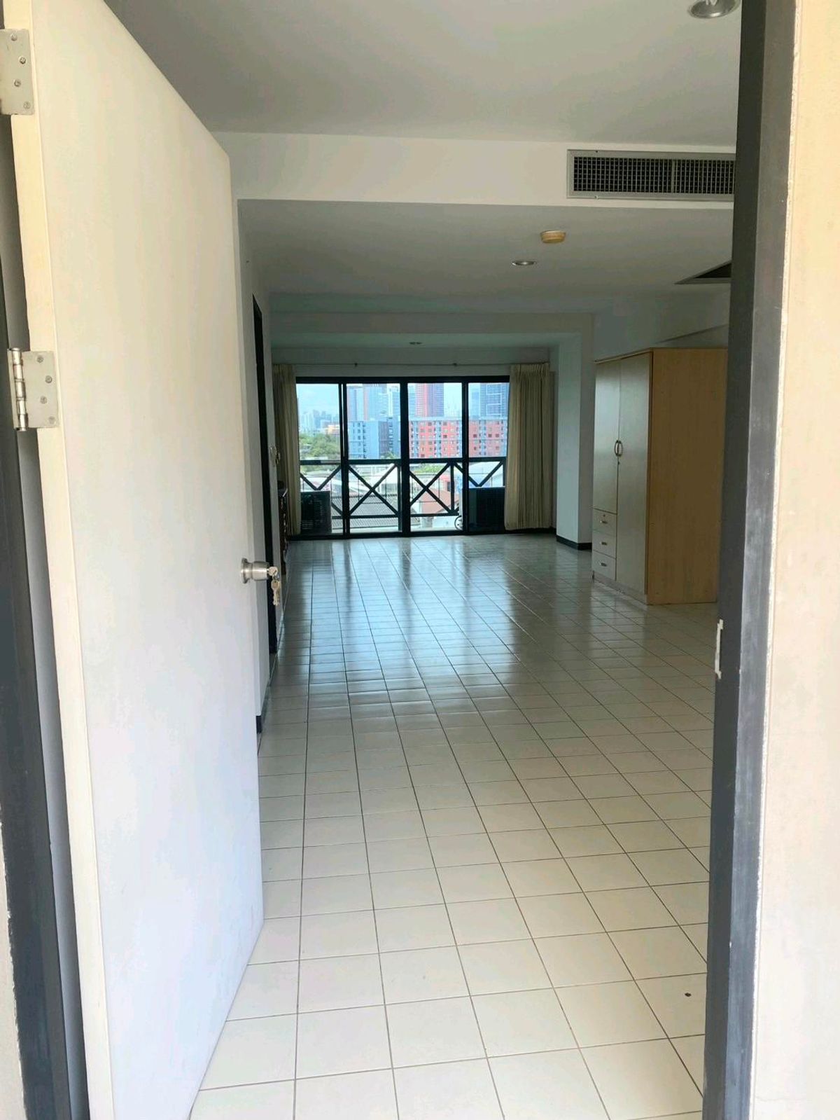 ขายคอนโดรามคำแหง หัวหมาก : ขายตามสภาพขนาด 85 ตร.ม. ใกล้มหาวิทยาลัยรามคำแหง เข้าถึงถนนเส้นสำคัญเลียบด่วนรามอินทรา - รามคำแหง- พระราม 9 