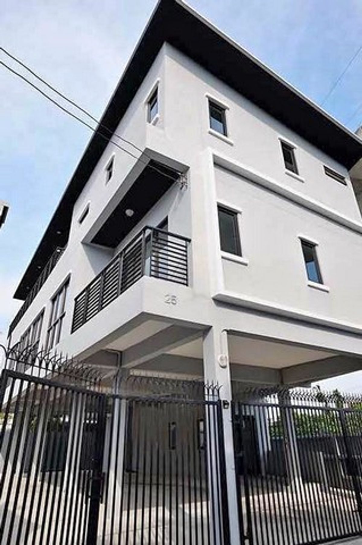 For RentHome OfficeRama9, Petchburi, RCA : HR2778 3 -storey home office for rent, decorated near the Rama 9, suitable for office studio.
