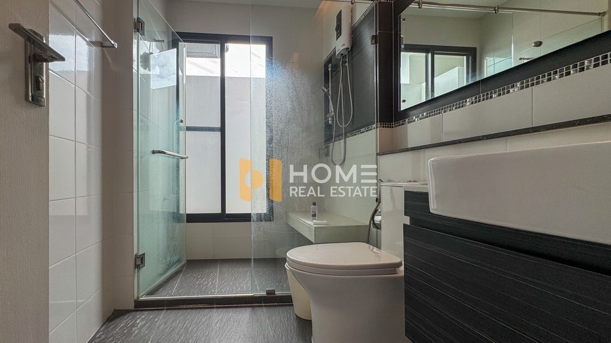 ขายบ้านลาดกระบัง สุวรรณภูมิ : มัณฑนา อ่อนนุช - วงแหวน 4 / 4 ห้องนอน (ขาย), Manthana Onnut - Wongwan 4 / 4 Bedrooms (FOR SALE) POON088