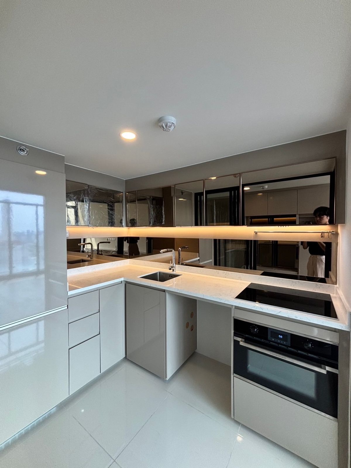 For SaleCondoRatchathewi,Phayathai : 🔥PENTHOUSE, the last unit !! Tel.0922635410 (Earth)