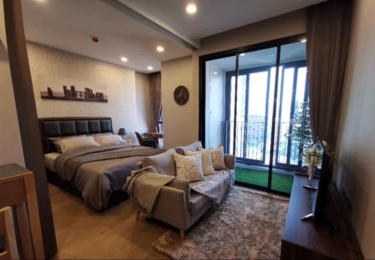 For RentCondoSiam Paragon ,Chulalongkorn,Samyan : Sell Ashton Chula - Silom, beautiful, good location near MRT Sam Yan. Interested in Atline.@841QLNR